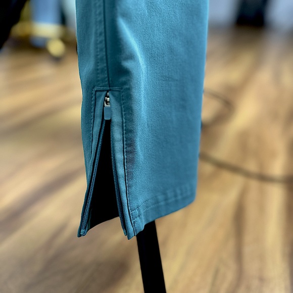 Limited Edition Figs in Hydrogreen XS/P - Picture 16 of 16